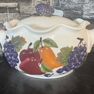 Celebrating Home Interior Sonoma
Villa Stoneware Bean Pot Grapes
Apples Pears‎